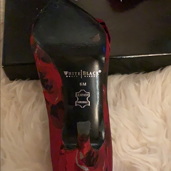 Shoes - Picture 2 of 4